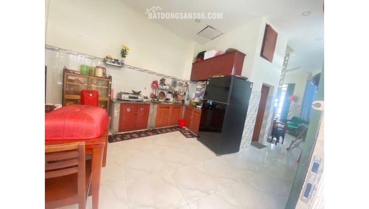 Quận 2-Bán Nhanh Nhà 2 Mặt Tiền Hẻm-An Ninh-4Tầng Hoàn Công-Gần Chợ+Bệnh Viện-6,1Tỷ